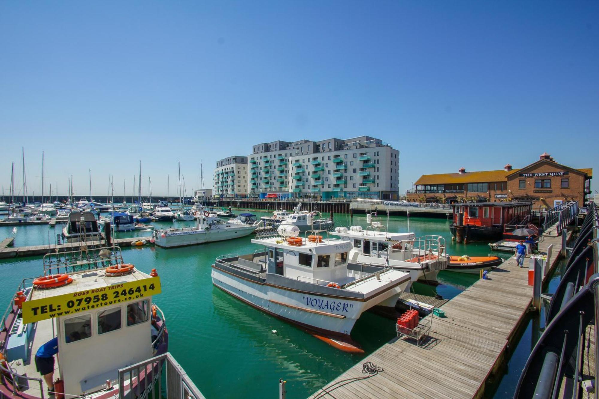 Orion Marina Sea View - Parking - By Brighton Holiday Lets Bagian luar foto