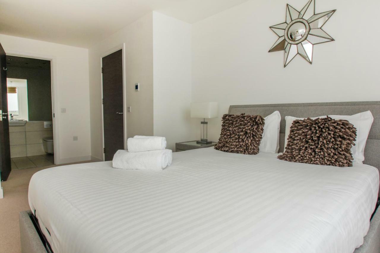 Orion Marina Sea View - Parking - By Brighton Holiday Lets Bagian luar foto