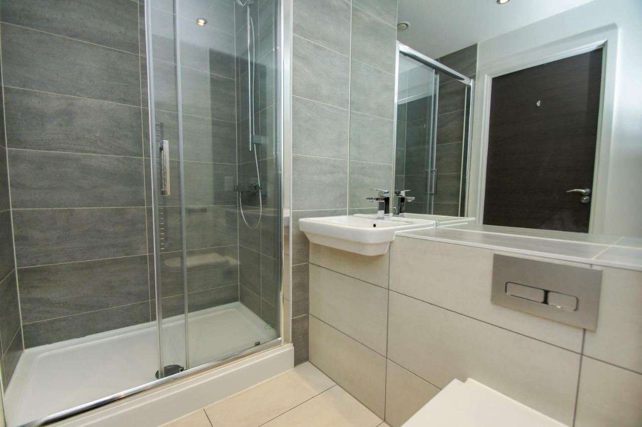 Orion Marina Sea View - Parking - By Brighton Holiday Lets Bagian luar foto