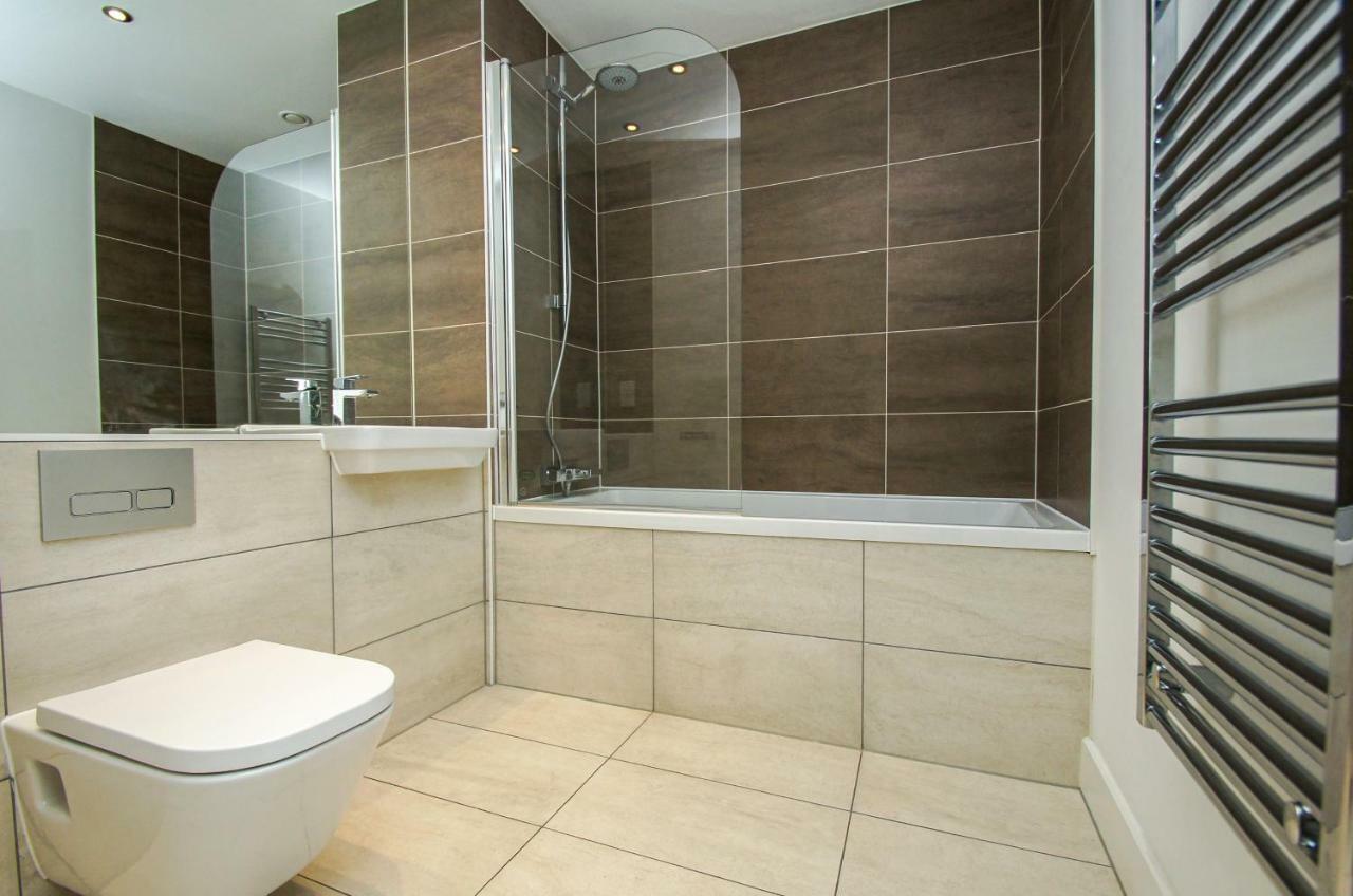 Orion Marina Sea View - Parking - By Brighton Holiday Lets Bagian luar foto