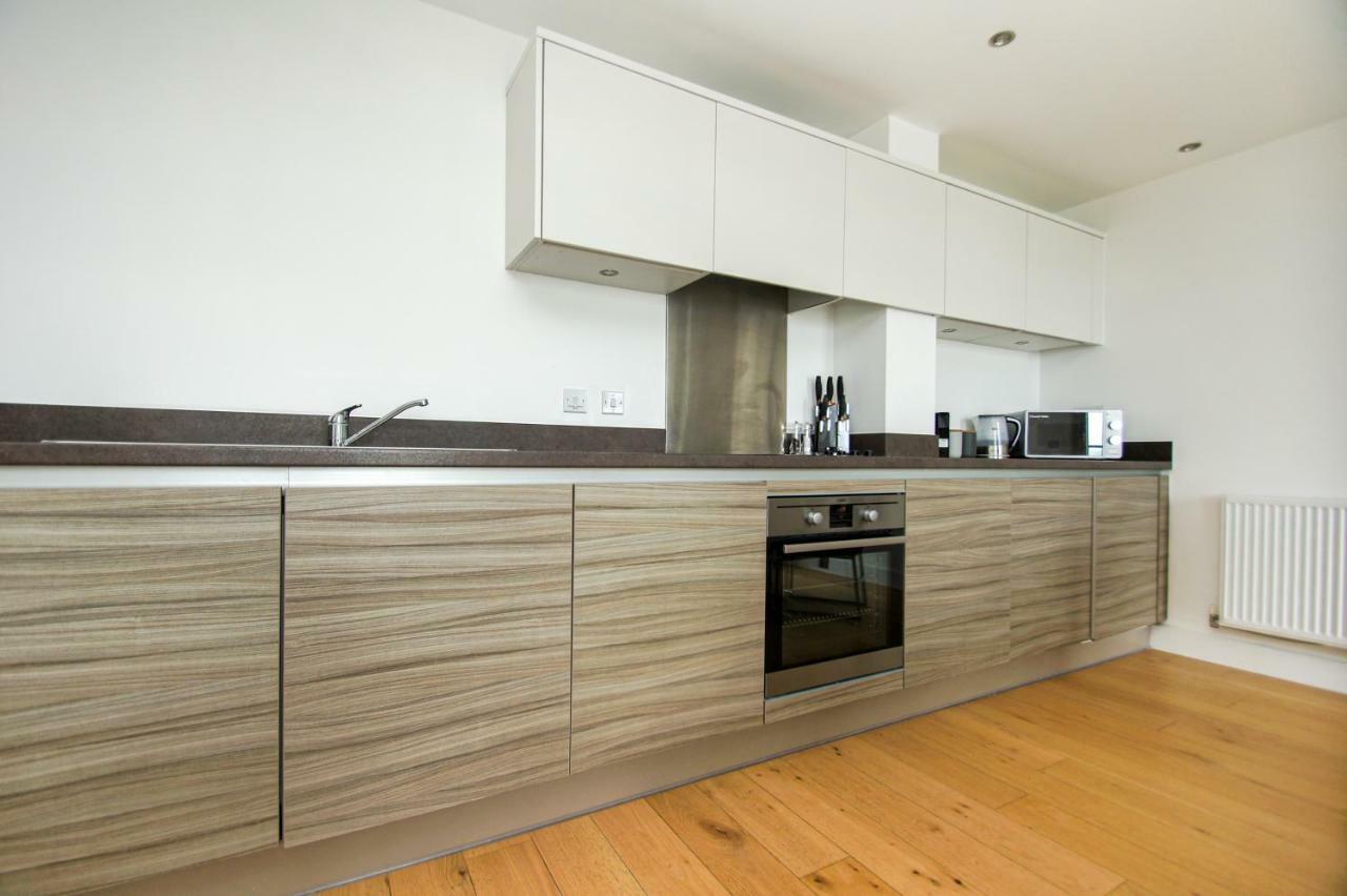 Orion Marina Sea View - Parking - By Brighton Holiday Lets Bagian luar foto