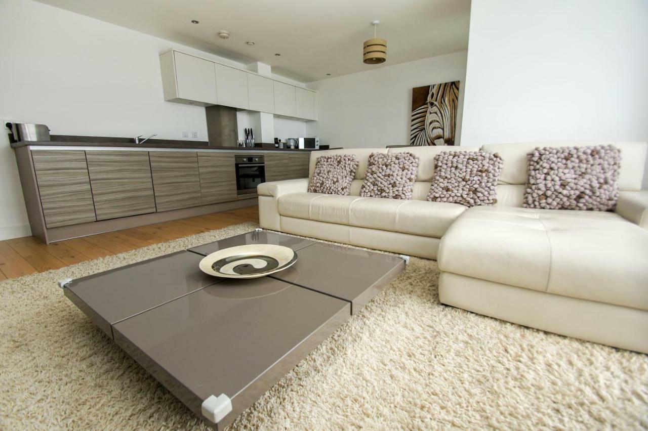 Orion Marina Sea View - Parking - By Brighton Holiday Lets Bagian luar foto